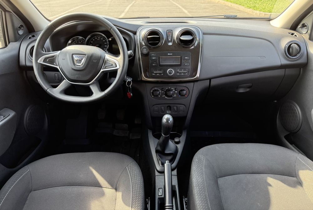 Dacia Logan doar 49.000 km, stare noua