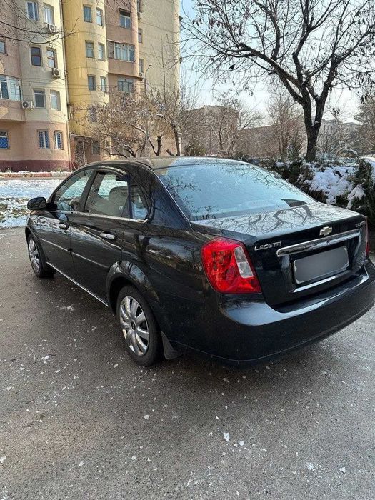 продается Lacetti 1,8.