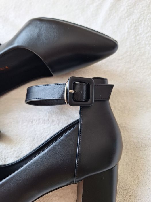 Чёрные туфли новые 39 размера