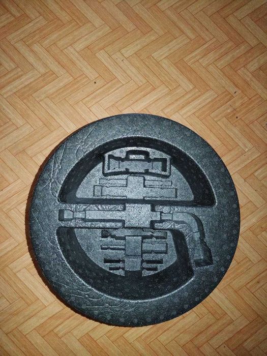 Стиропор над резервна гума 16'' Toyota Avensis II