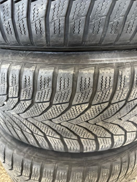 Vând 4 jante cu anvelope 235/55/R17    5x112