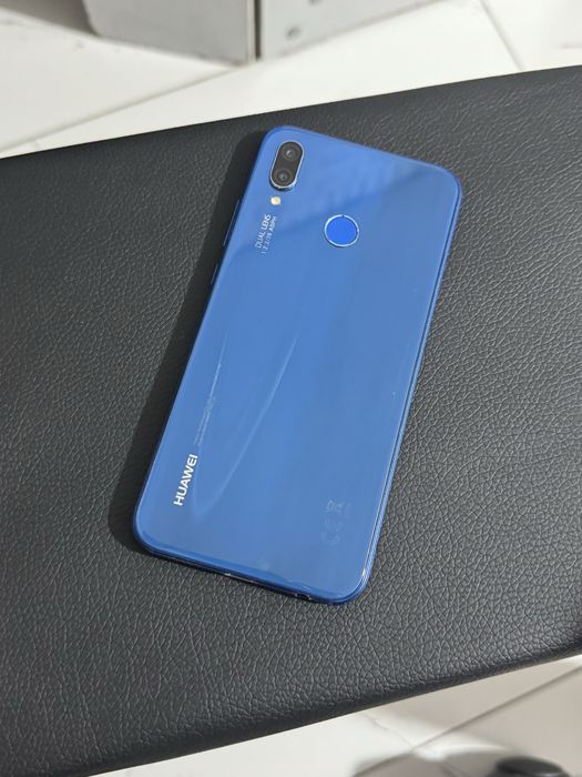 Продам смартфон 15 тысяч Huawei P20 lite