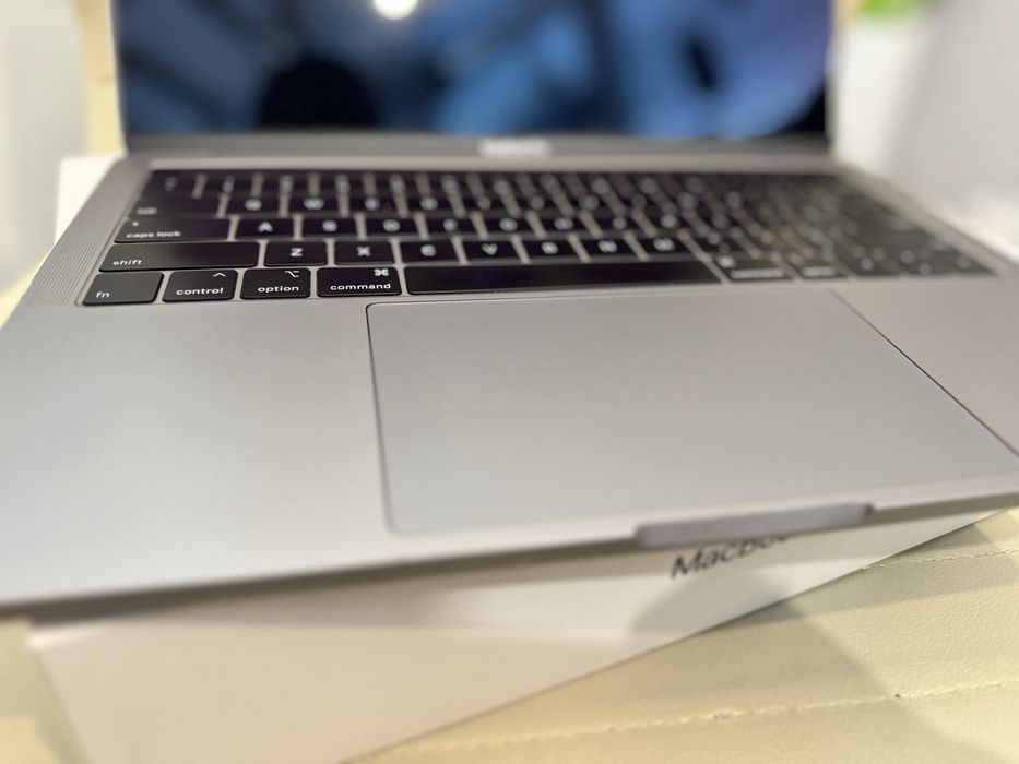 Laptop Apple MacBook Pro 2018 13 inch Touchbar