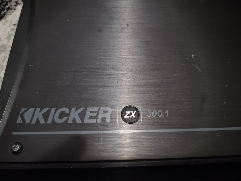 Amplificatoare auto Hifonics Crunch Kicker Jbl nu Hertz Helix Alpine