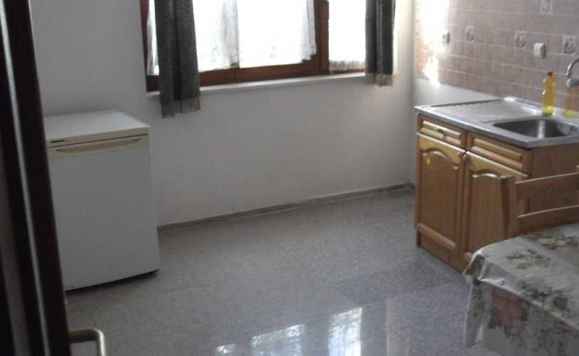 Дава се под наем Тристаен апартамент в Бургас, Център - 90 кв.м за 127.5 € - Снимка #17