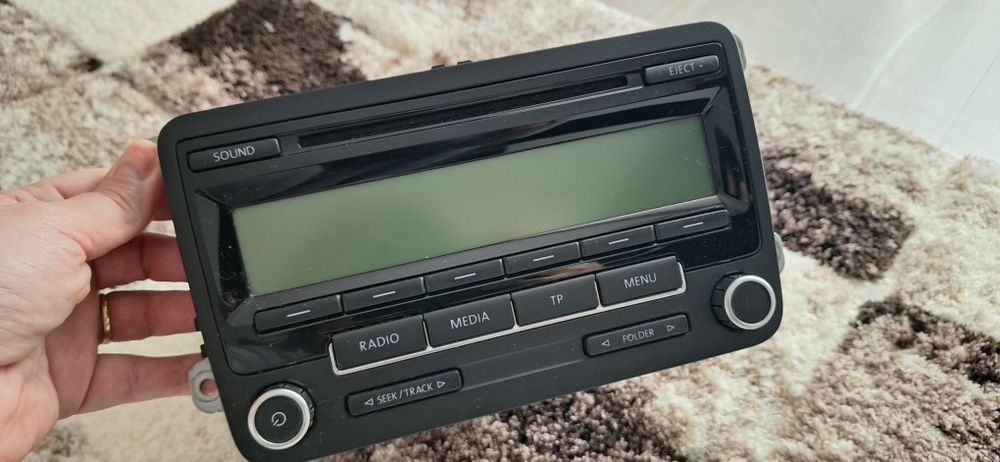 Casetofon vw passat 2009