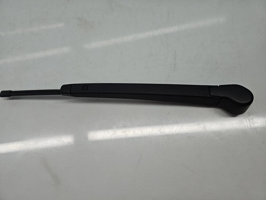 Brat stergator haion Volkswagen Golf 7 (5G) [Fabr 2014-prezent] OEM