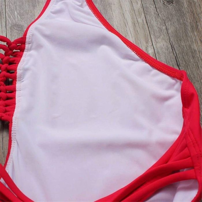 Нов уникален бански модел в червено