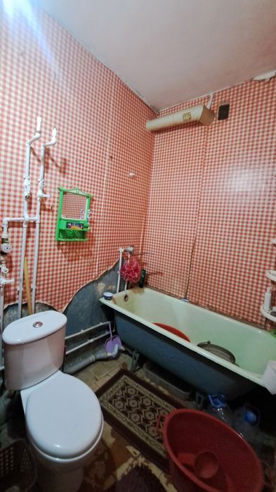 Чирчик шахар 
10-микрораён 
#1-хона 4-этаж 2х3 балкони бор 
Квартир