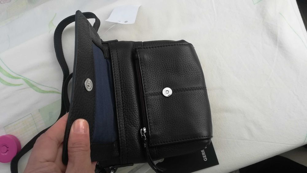 Дамска чаната тъмно кафява Gerry Weber естествена кожа с много джобове