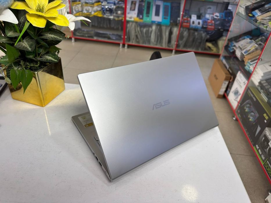 Asus core i5-1135G7 8/512 Nvme SSD IPS Holati ideal