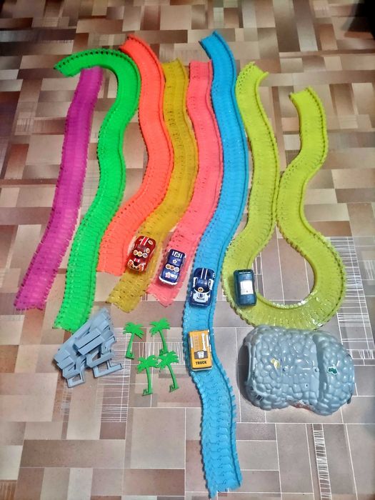 Гибкий гоночный трек (светится в темноте)