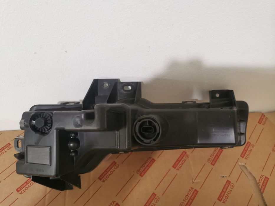 Proiector dreapta Tesla 3 an 2020