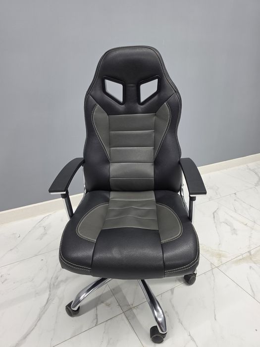 офисный стул. Игровое кресло