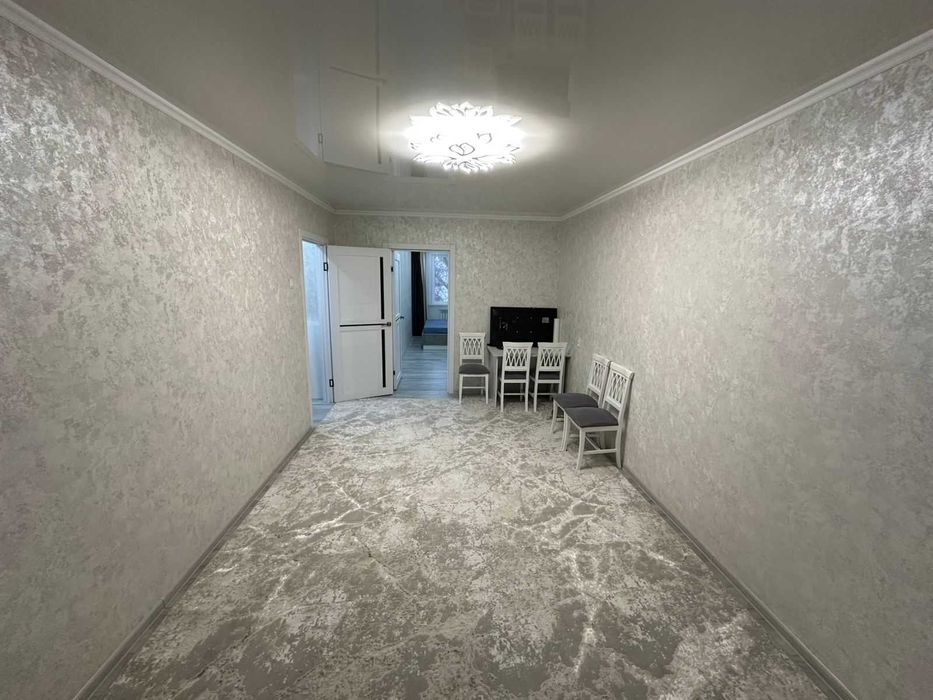 Продам двухкомнатную  квартиру