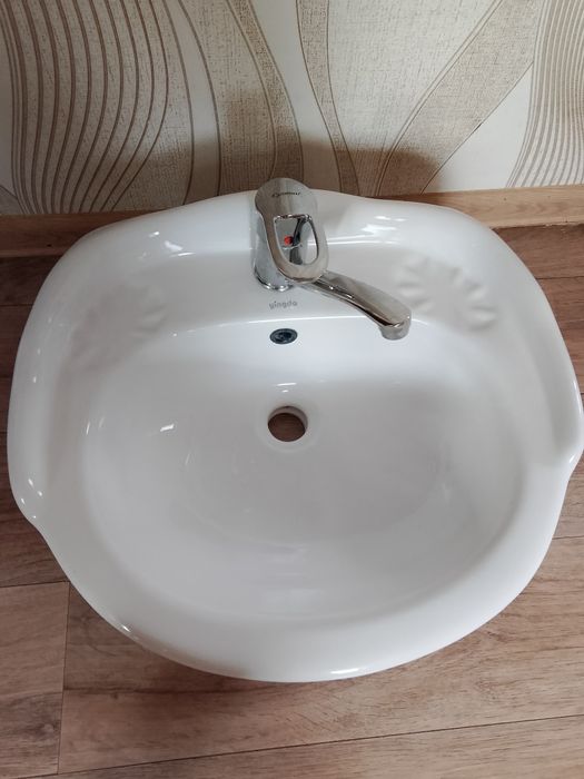 Раковина с краном б. У