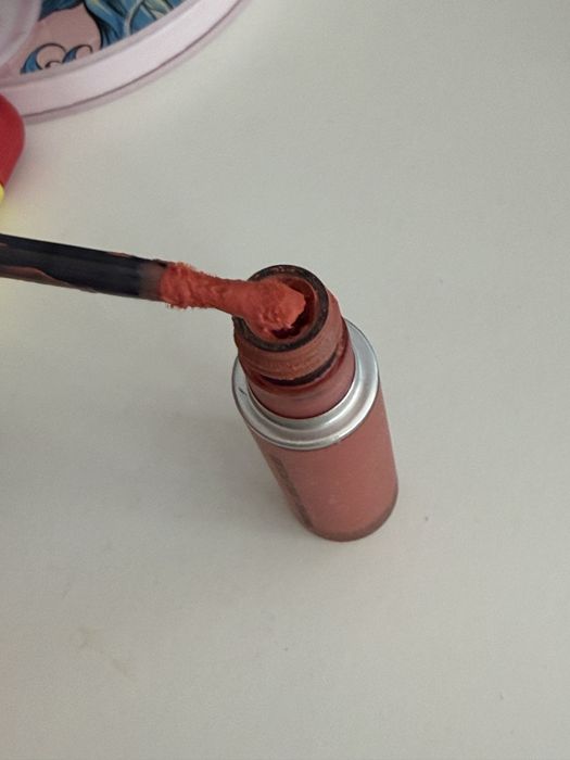 различни гримове (mac, essence)