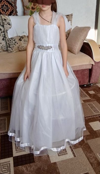 Продам платья на девочку