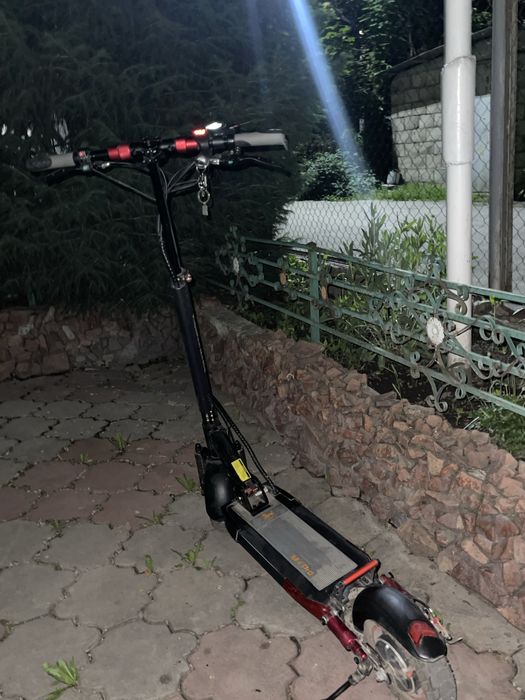 Продам электро самокат Kuggokirin m4 pro