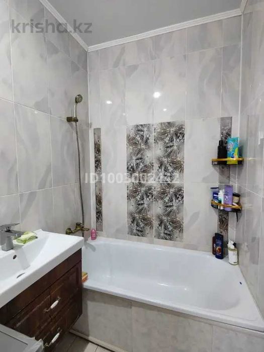 Частный дом Деркул, ул. Батыр Баян