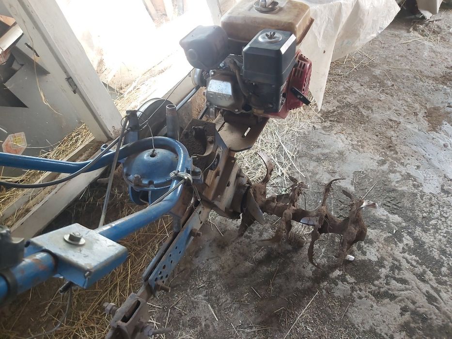 Мотофреза 7 к.с с инвентар