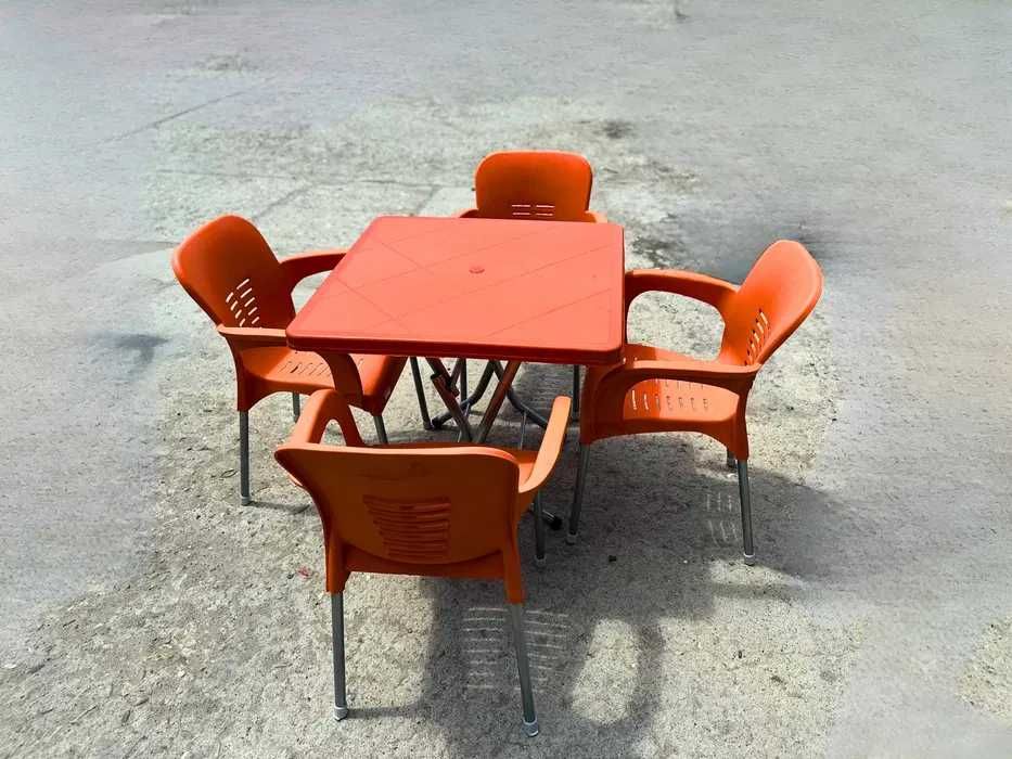 Комплект маса +4 стола 7 цвята син сив бежов зелен оранж червен мод.8