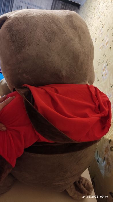 Огромный медведь