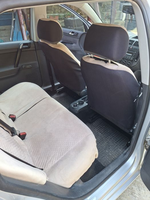 Se vinde Volkswagen POLO an 2008 motor 1.2 benzina manual