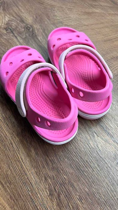 Детски сандали Crocs за момиче – електриково розово