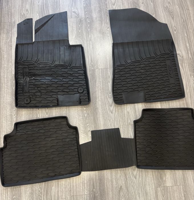 Продам оригинальные коврики kia K5 новые