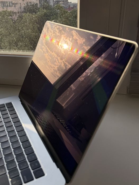 MacBook Air 15" M2 8/512gb