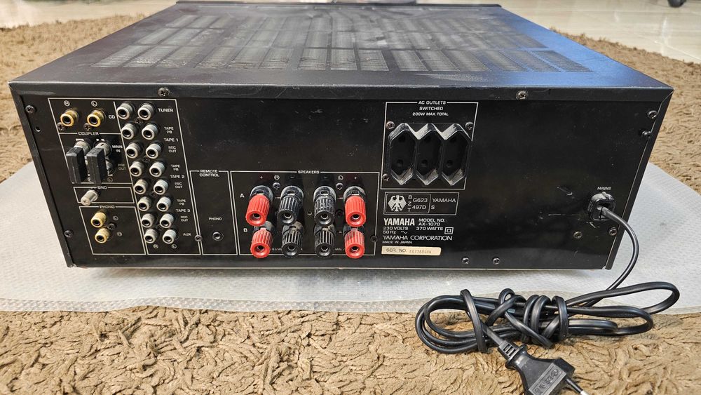 Amplificator Yamaha AX-1070 defect