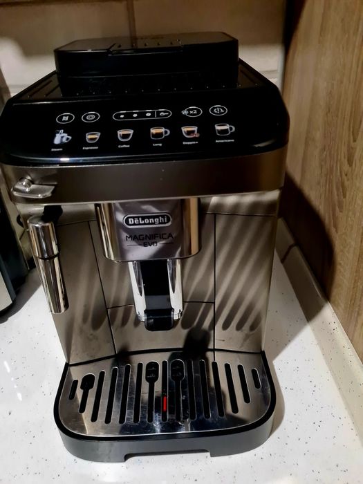 Expresor De'Longhi Magnifica