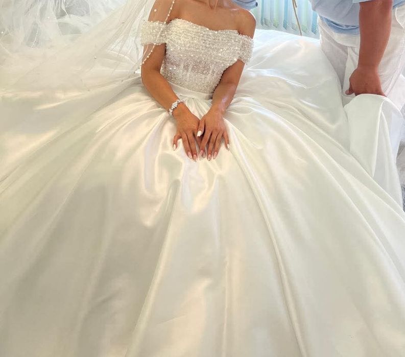 Сватбена булчинска рокля