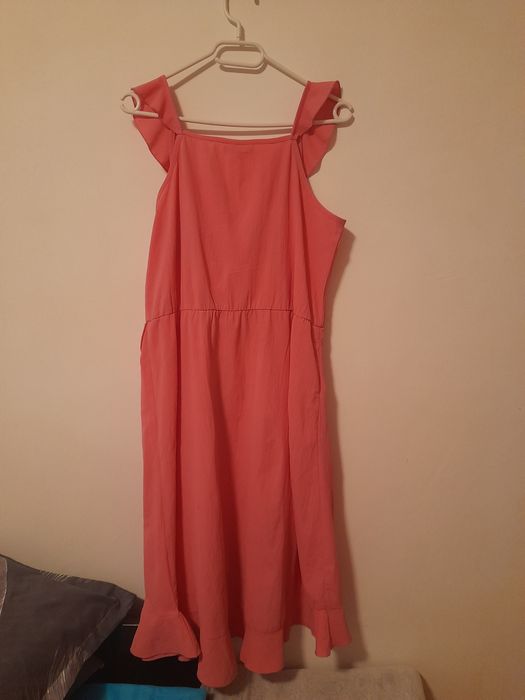 Лятна розова рокля