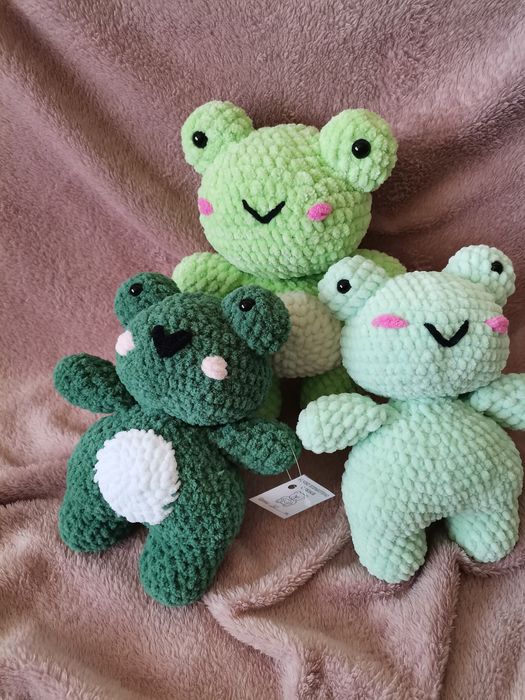 Ръчно плетена жабка