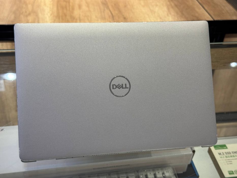 DELL noutbuk intel core i7 11-gn  16/256 gb