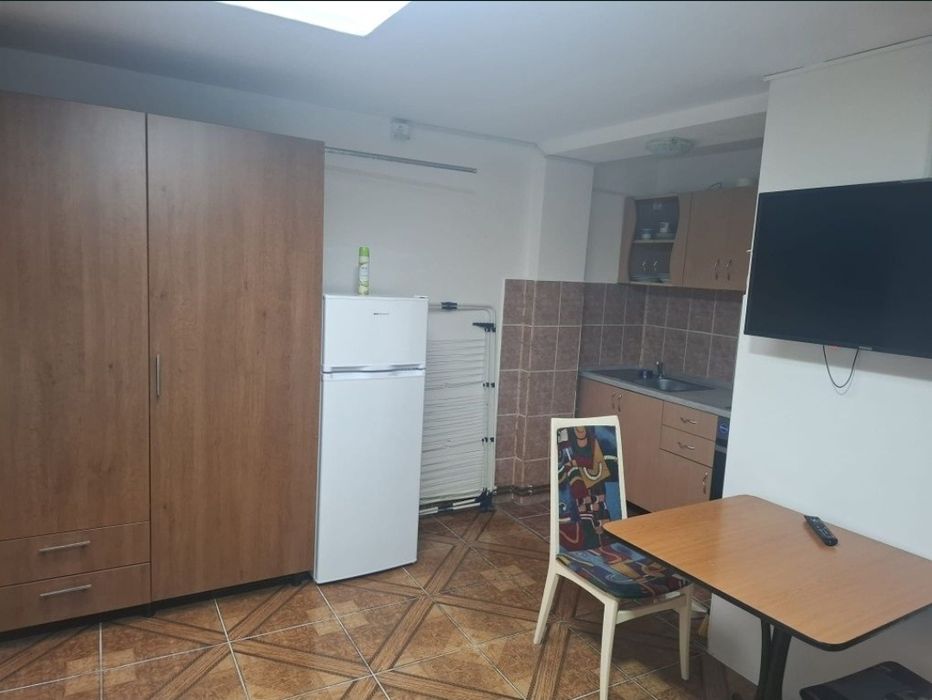 Inchiriez garsoniera