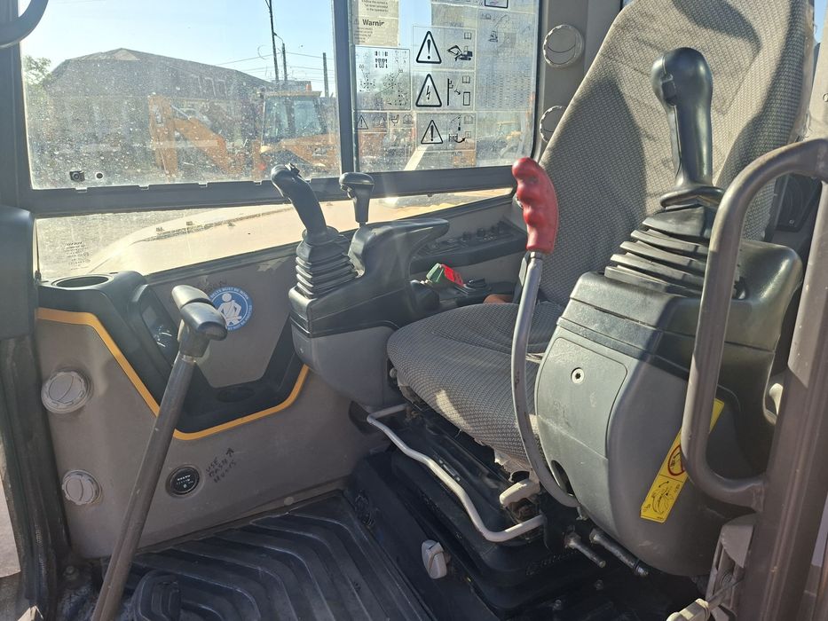 Vand excavator volvo EC 88D