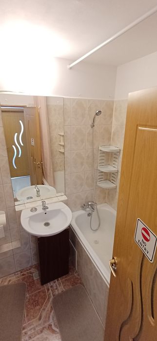 Inchiriez apartament 2 camere decomandat/ Prima inchiriere