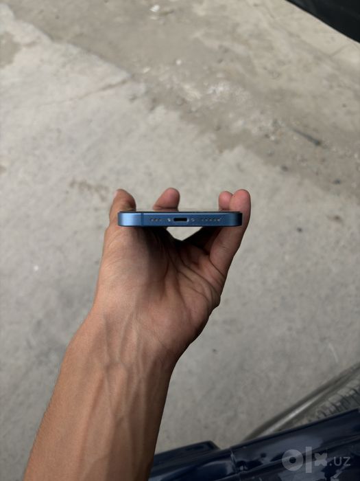 Продаю iPhone 13 отличное состояние