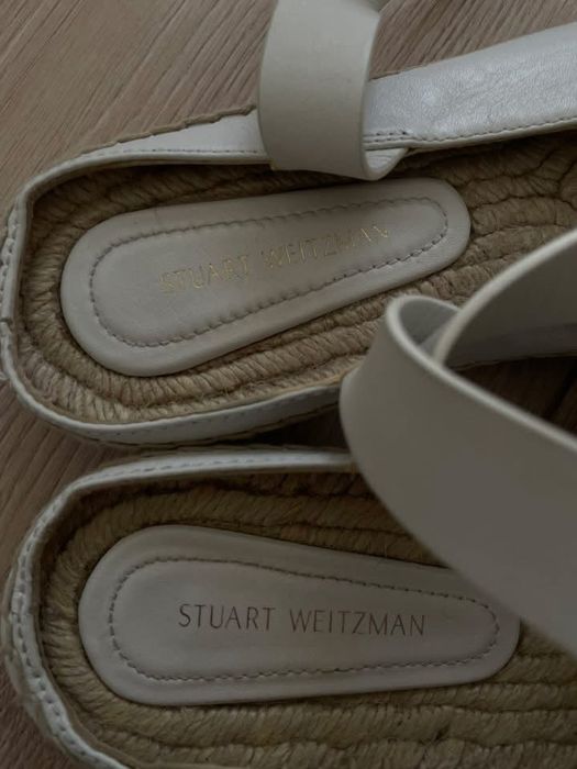 Бели обувки Stuart Weitzman