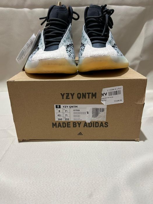 Yeezy Quantum noi cu eticheta