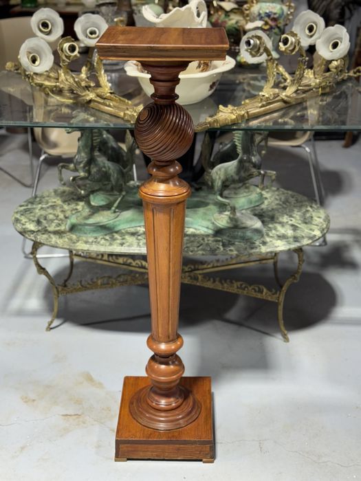 Stativ deosebit din lemn, reconditionat