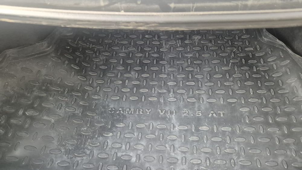 Продам полик на camry