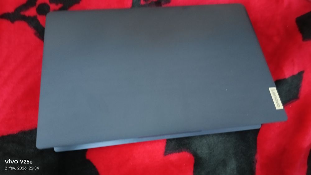 Notebook sotiladi 8 ga 256 windows 11 pro urilgan n4020 marka