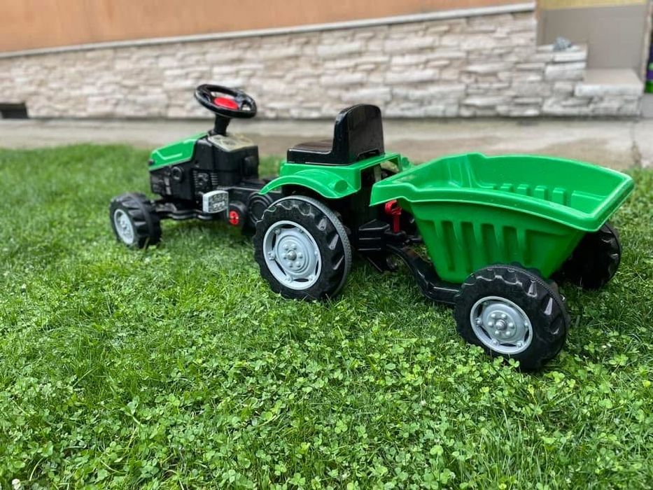 Трактор Active с ремарке и педали
