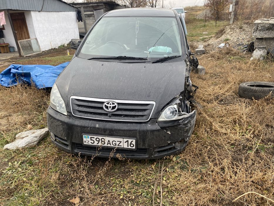 Тойота Ипсум на разбор