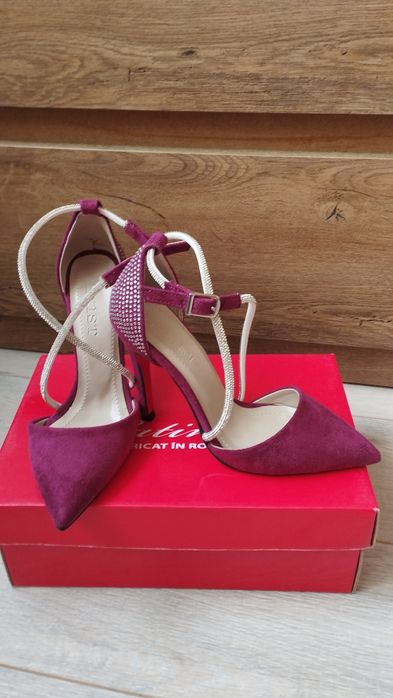 Pantofi vișinii 35