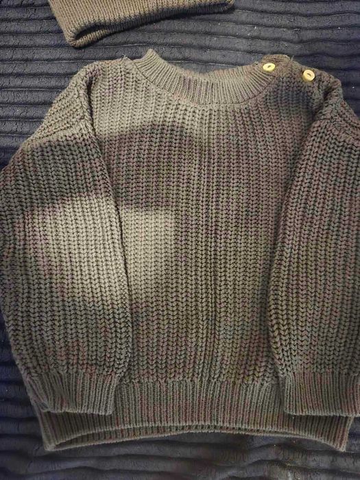 чудесен детски пуловер и шапка HM